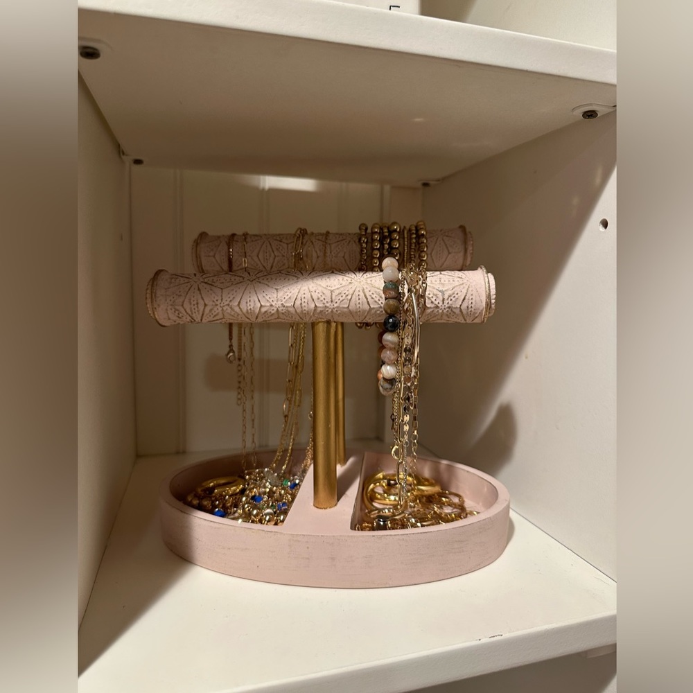 Light Pink and Gold Jewelry Holder (Doesn’t come w Pictured Jewelry)